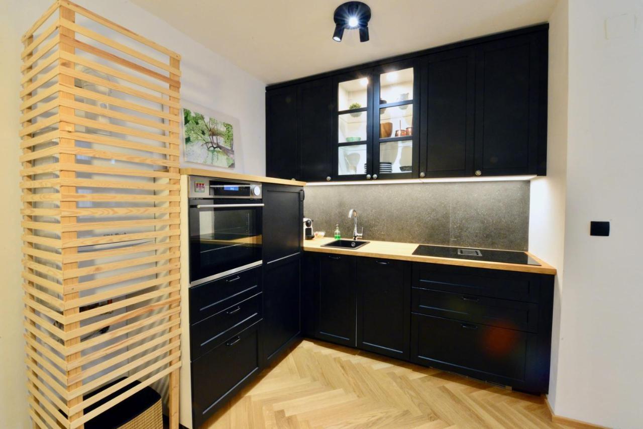 Appartement Modern Flat With Parking Space à Vienne Extérieur photo