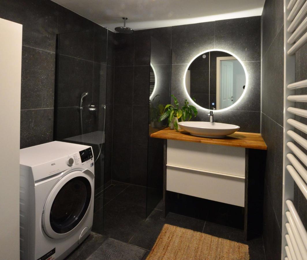 Appartement Modern Flat With Parking Space à Vienne Extérieur photo